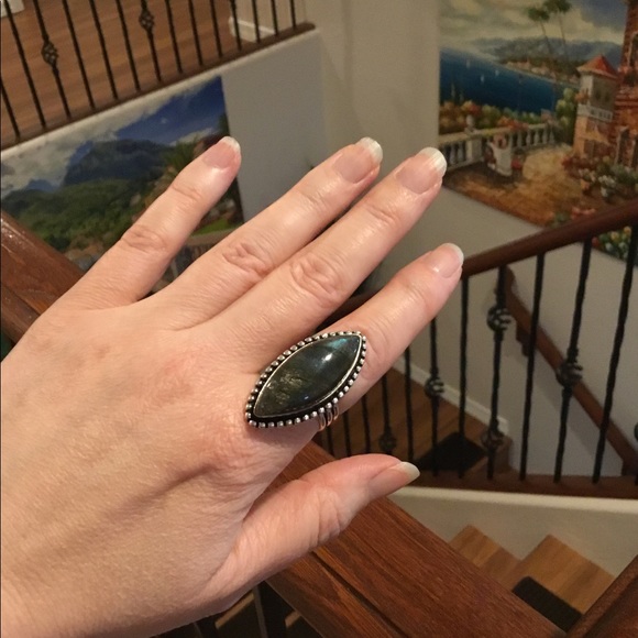Labradorite Ring - Picture 4 of 5